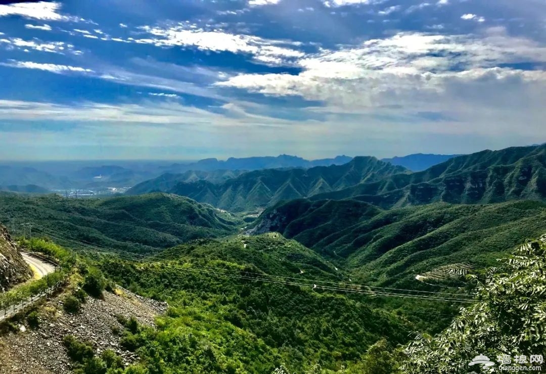 自驾京西，一眼就醉了！花海中的桃源仙境，城里人很少看到的山中美景[墙根网]