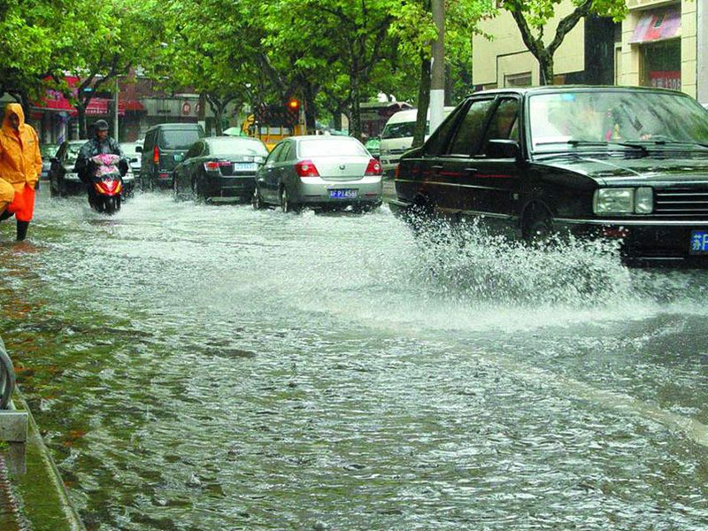 雨天自驾游，为了自身和家人安全这6点必须要注意[墙根网]